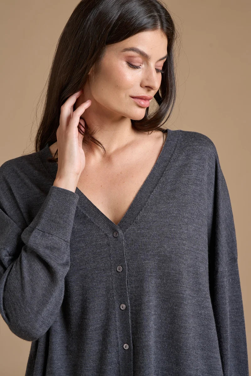 Cardigan V over in Lana Merino