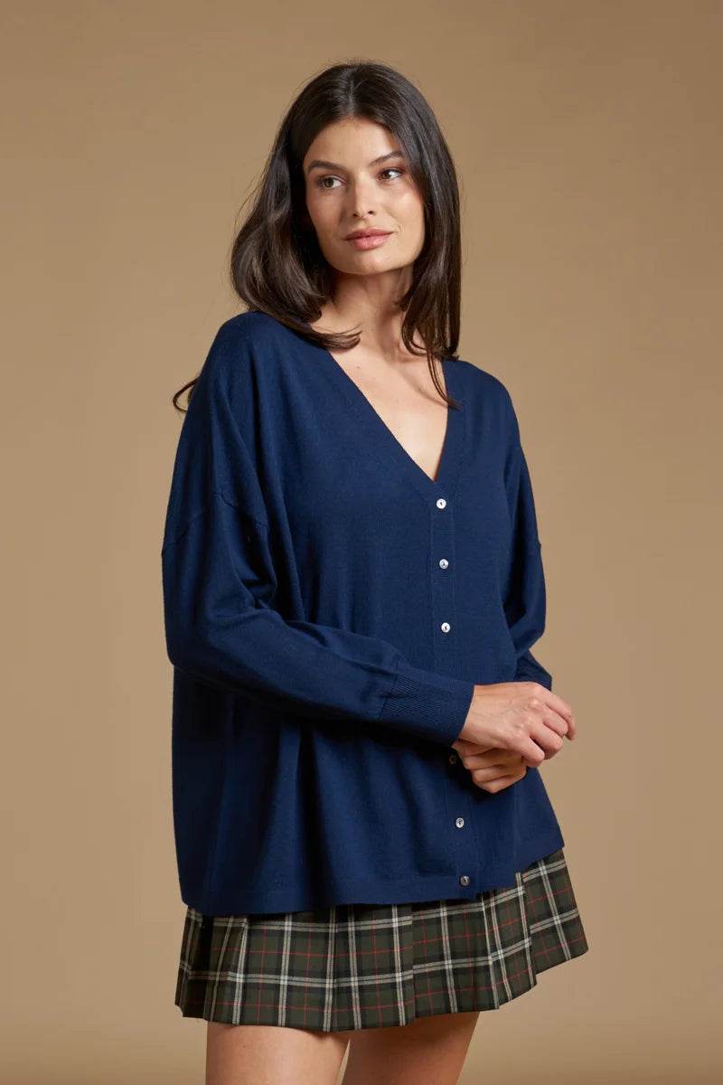 Cardigan V over in Lana Merino