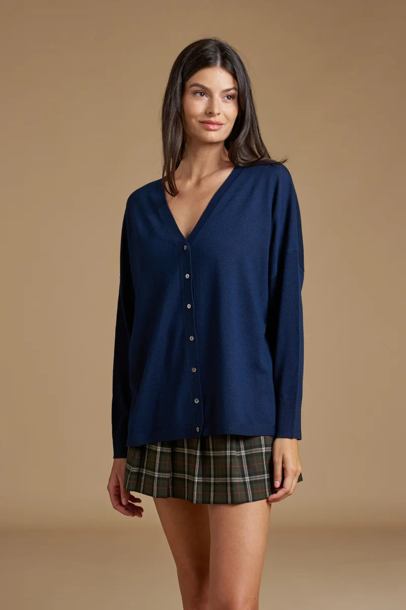 Cardigan V over in Lana Merino