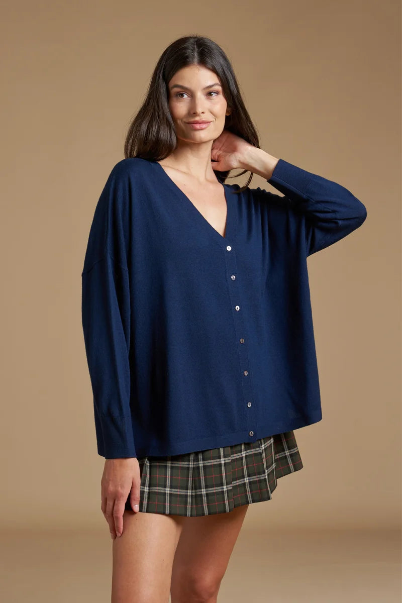 Cardigan V over in Lana Merino