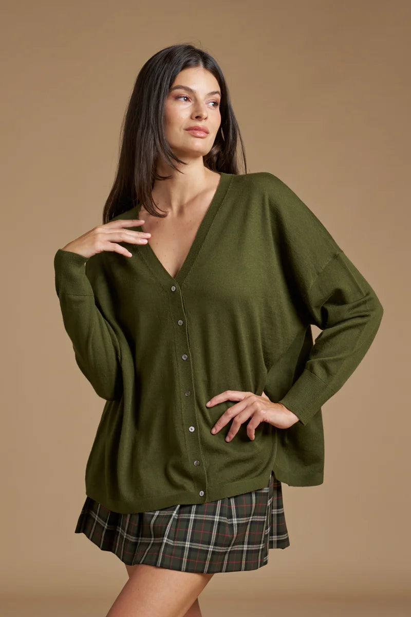 Cardigan V over in Lana Merino