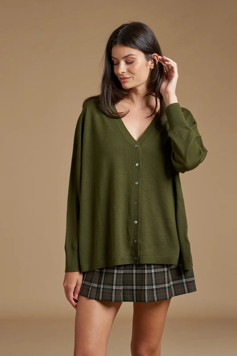 Cardigan V over in Lana Merino