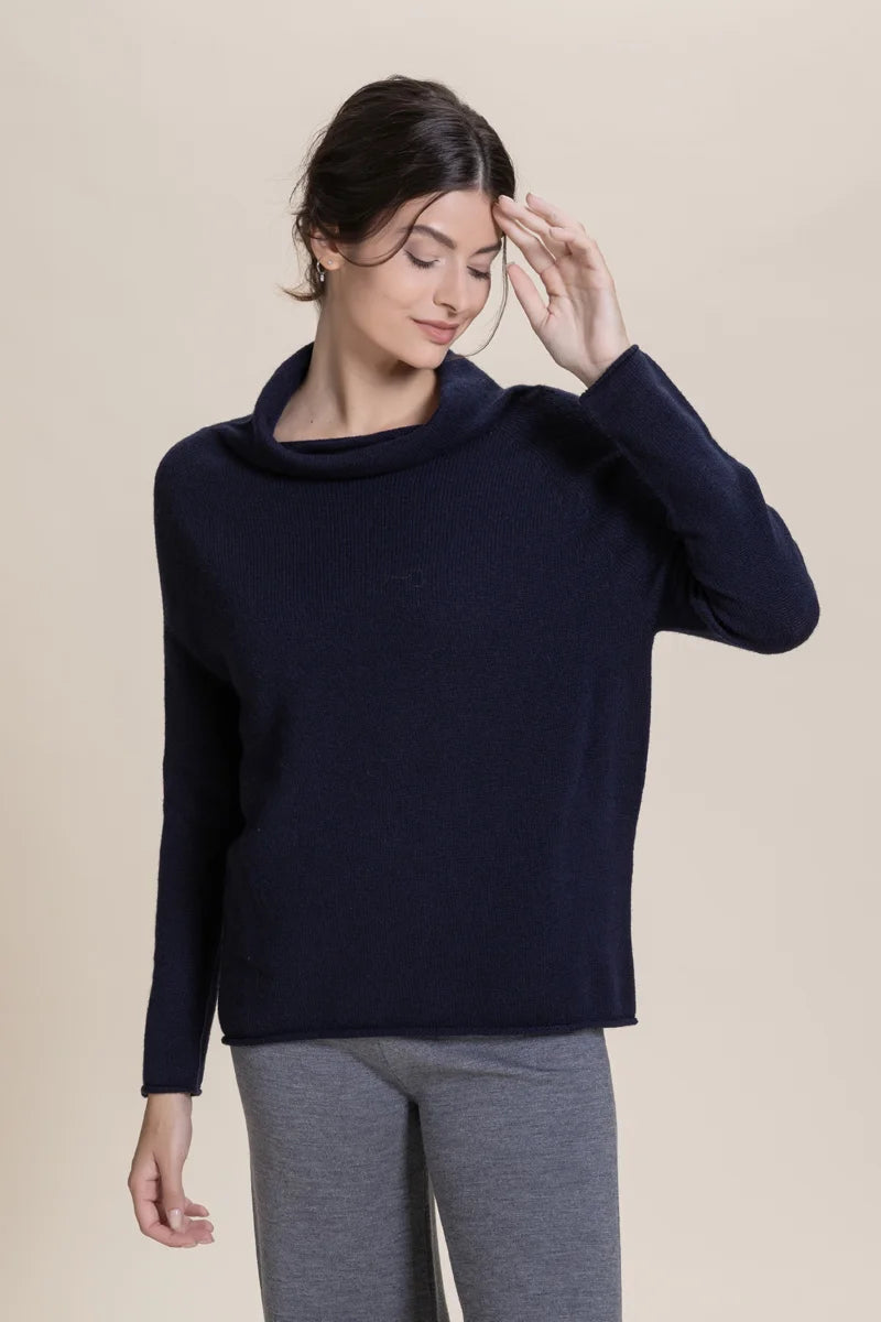 Maglia con collo ampio