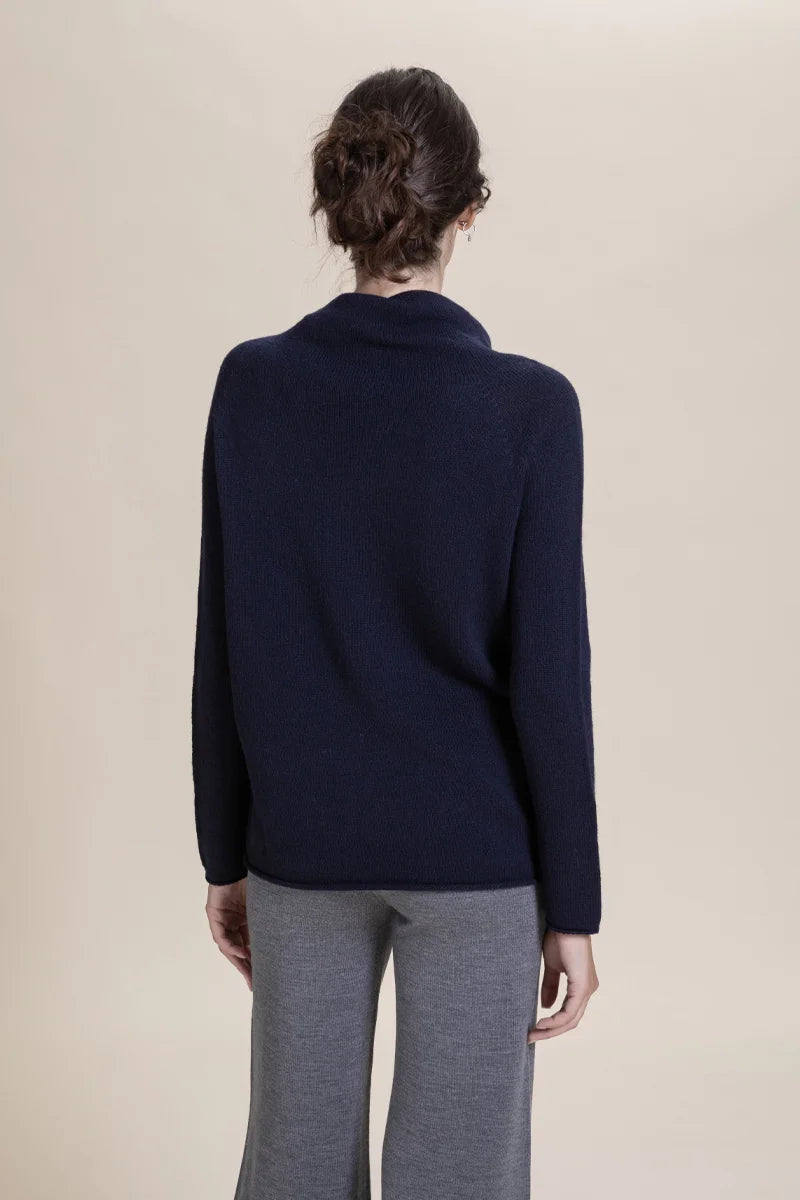 Maglia con collo ampio