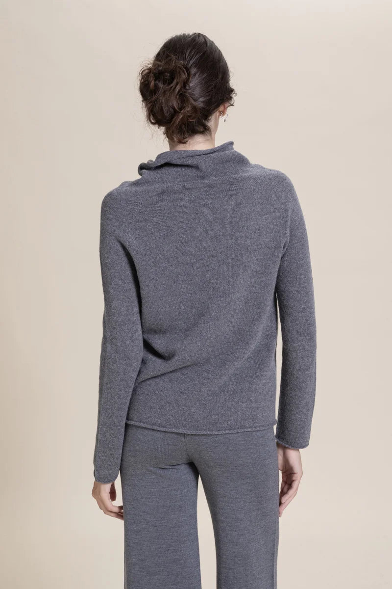 Maglia con collo ampio
