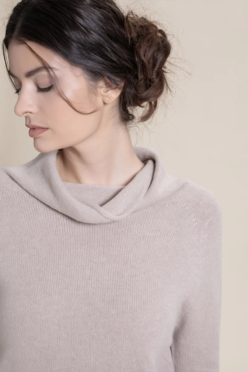 Maglia con collo ampio