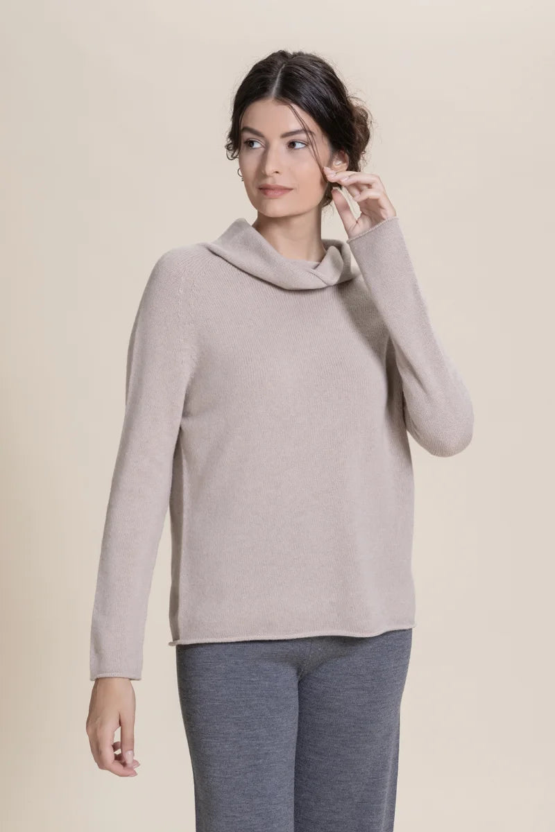 Maglia con collo ampio