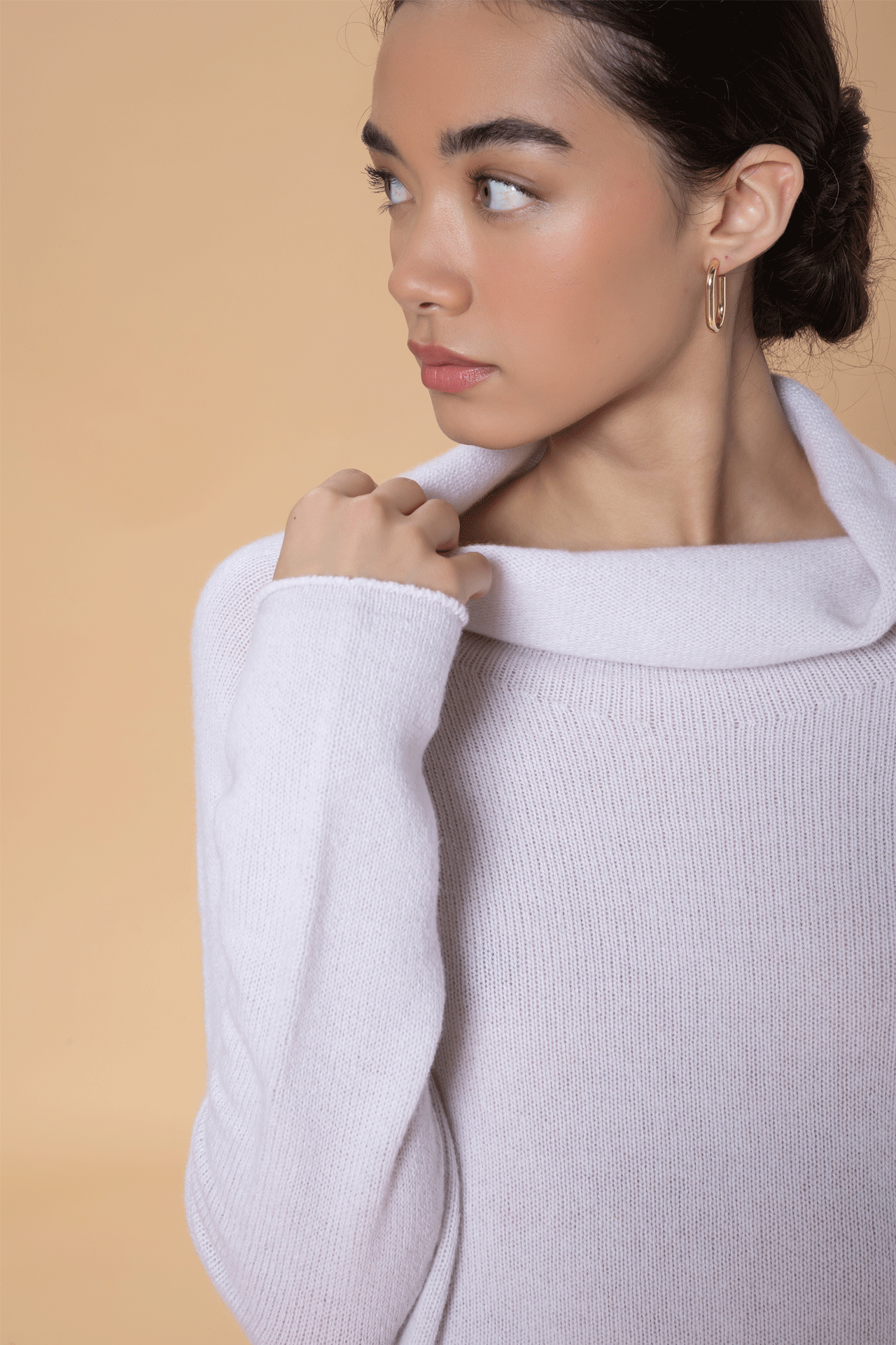 Maglia con collo ampio