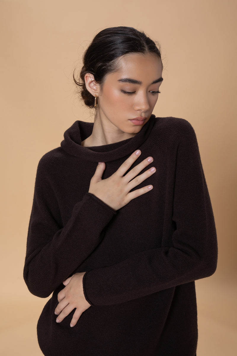 Maglia con collo ampio