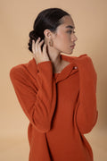 Maglia con collo ampio