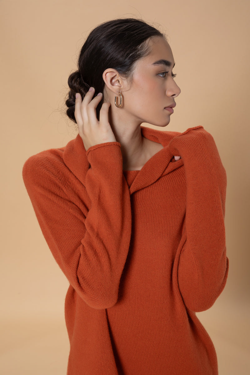 Maglia con collo ampio