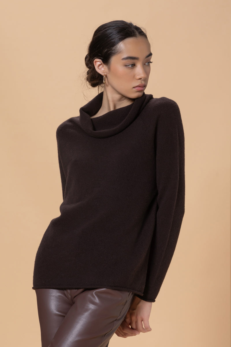 Maglia con collo ampio