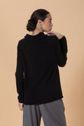 Maglia con collo ampio