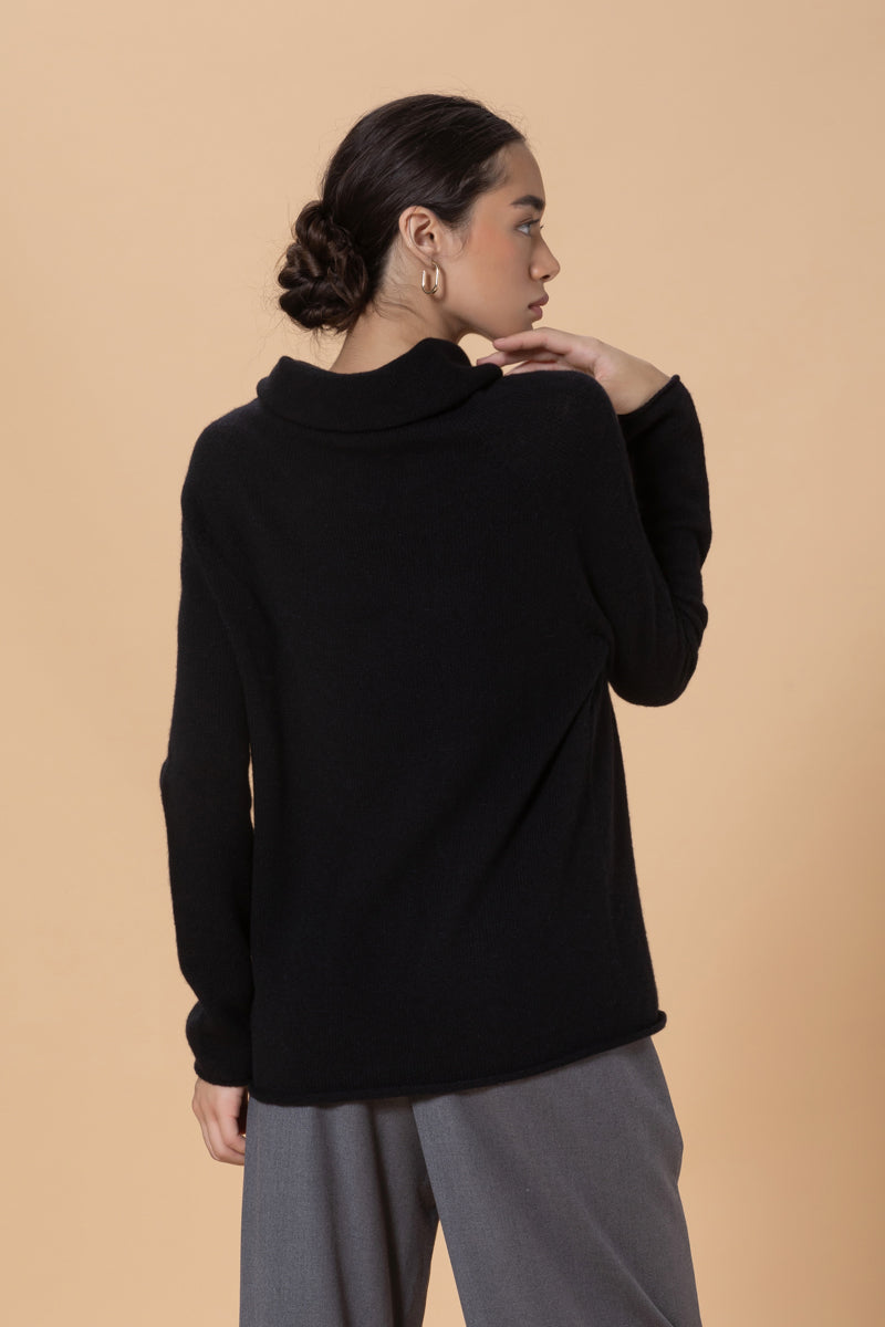 Maglia con collo ampio