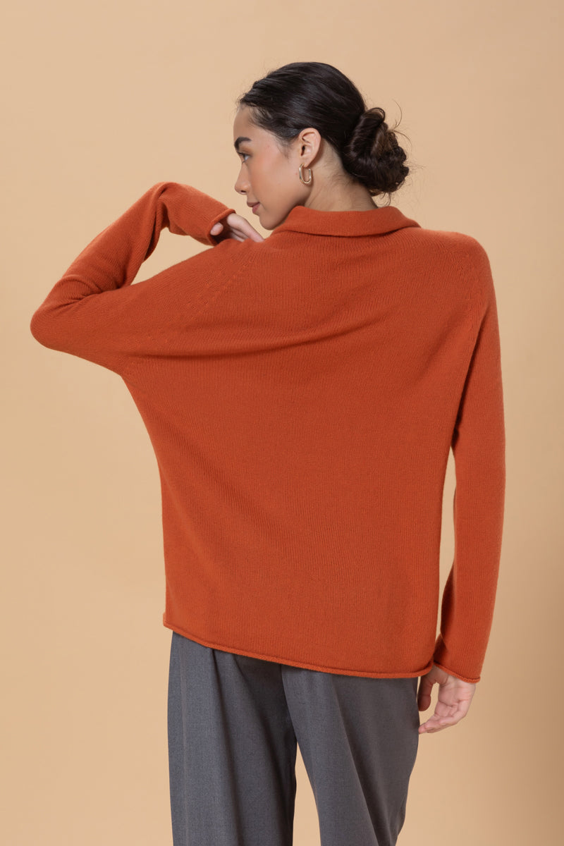 Maglia con collo ampio