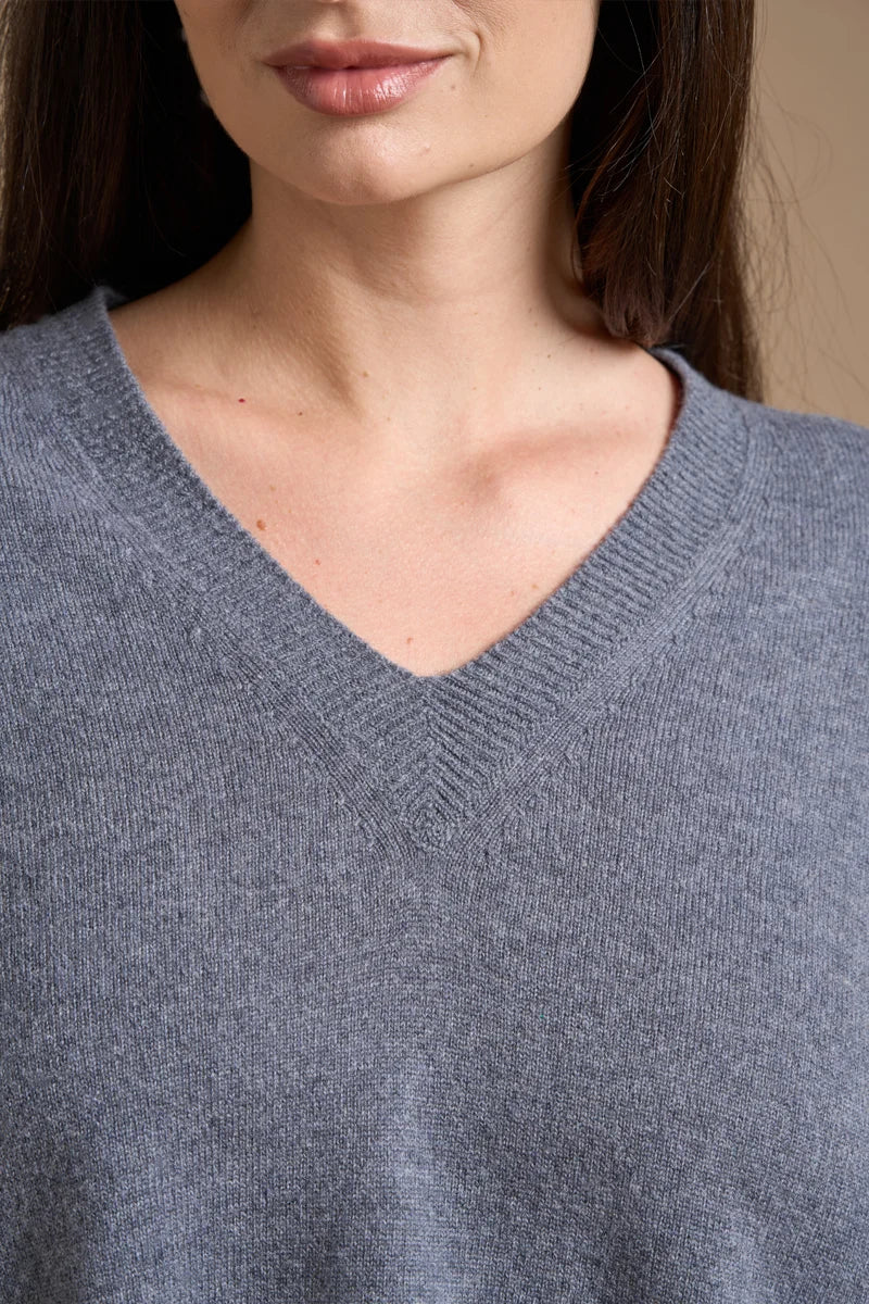Maglia V over Cashmere blend