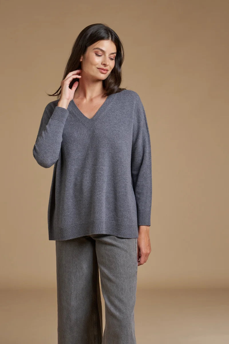 Maglia V over Cashmere blend