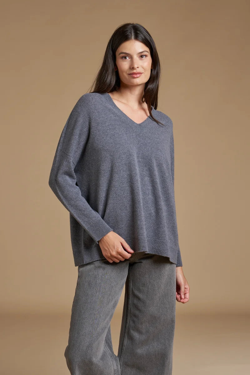 Maglia V over Cashmere blend