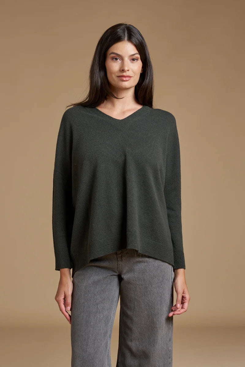 Maglia V over Cashmere blend