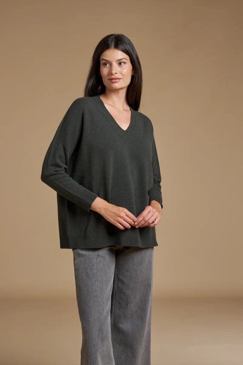 Maglia V over Cashmere blend
