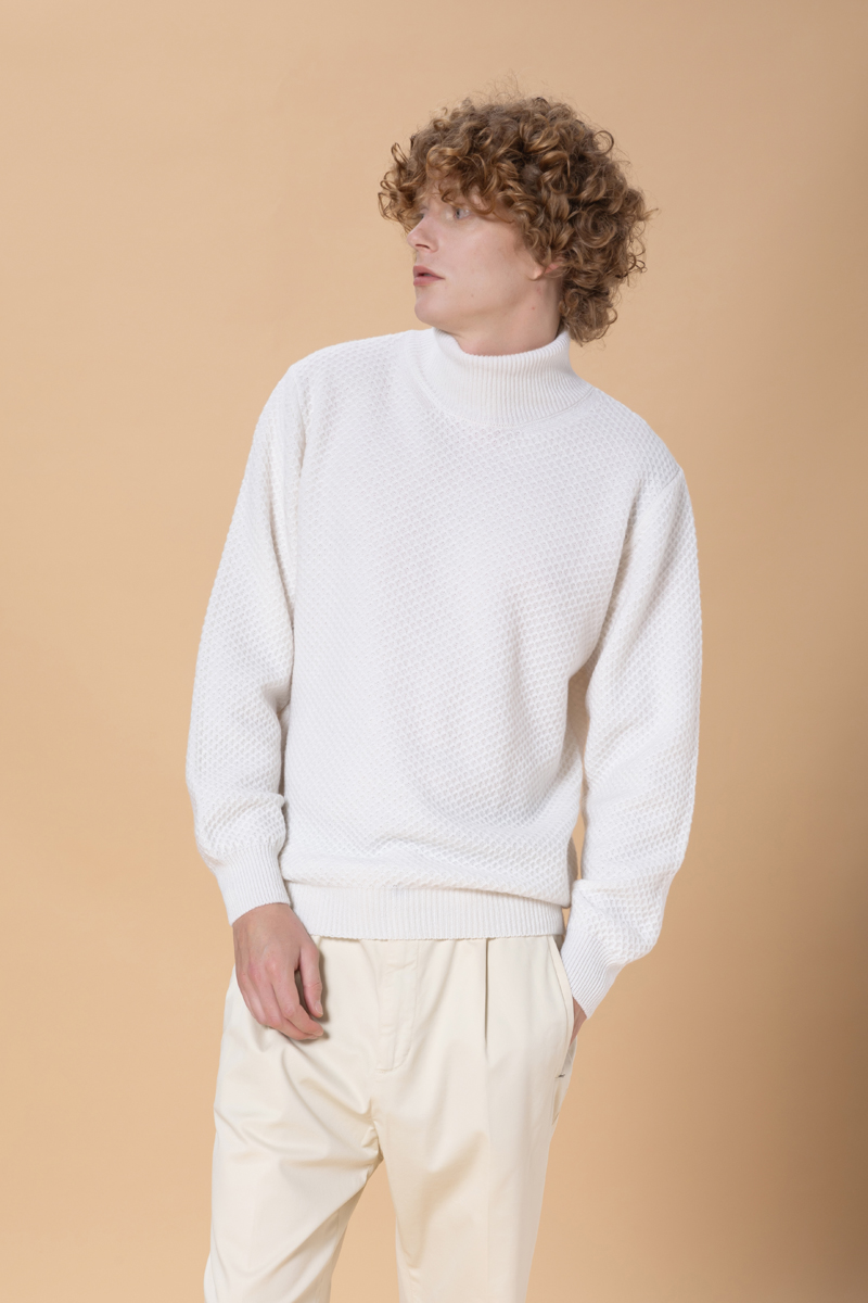 Off-White Turtleneck in Pure Wool